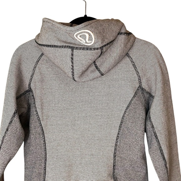 Lululemon Scuba Hoodie *Stripe-White Black Mircostripe- Size 6 - Picture 10 of 14